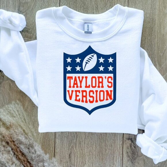 Taylor's Version Taylor Swift Sweatshirt  / Sweater - Picture 1 of 3